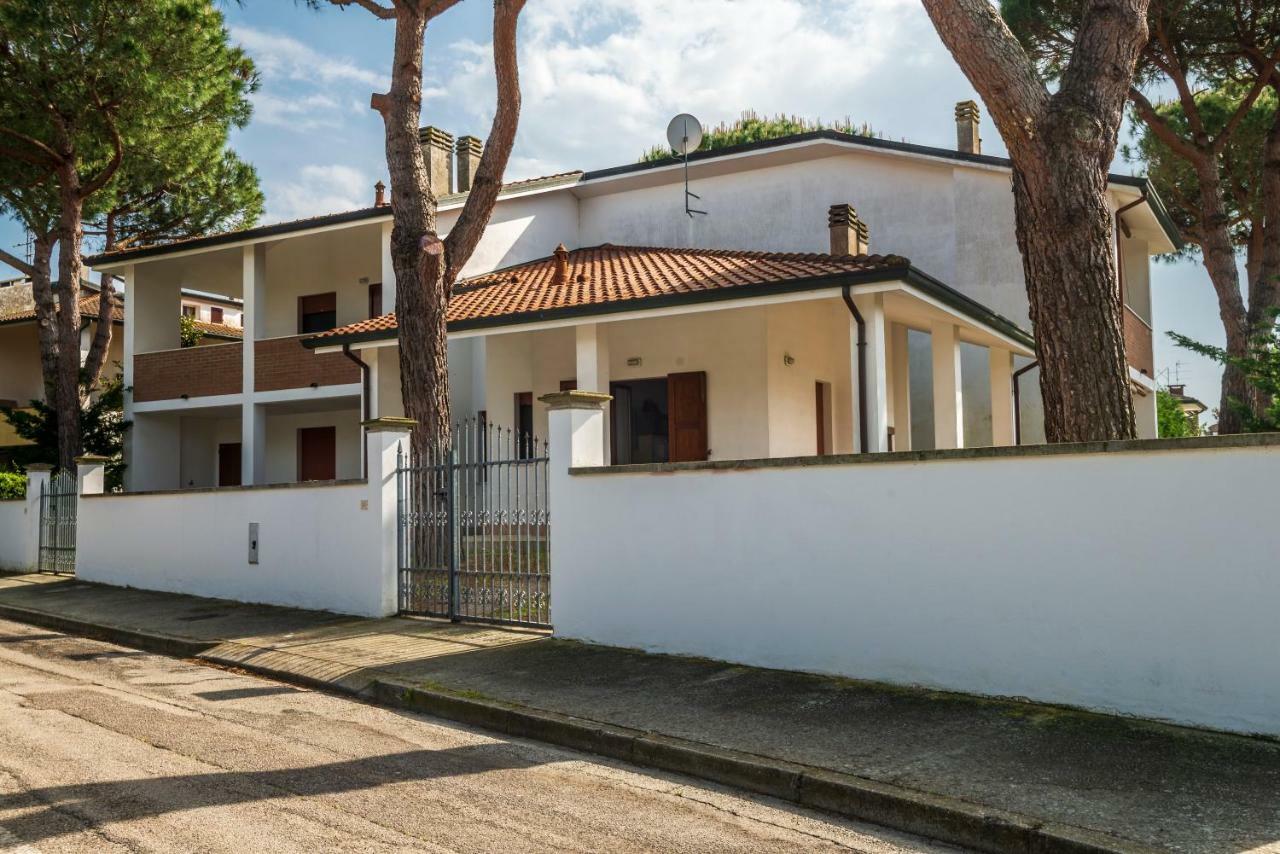 Agenzia Vear - Lido Di Volano Exterior foto
